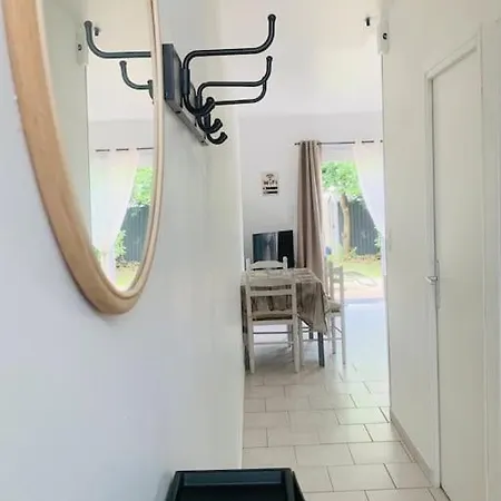 Holiday home Jolie Maison Avec Jardin *